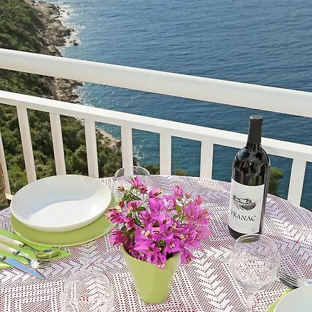 Bugenvila Daire Cavtat