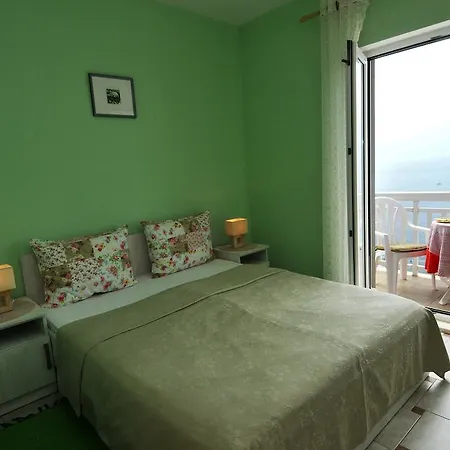 Apartman Bugenvila *
