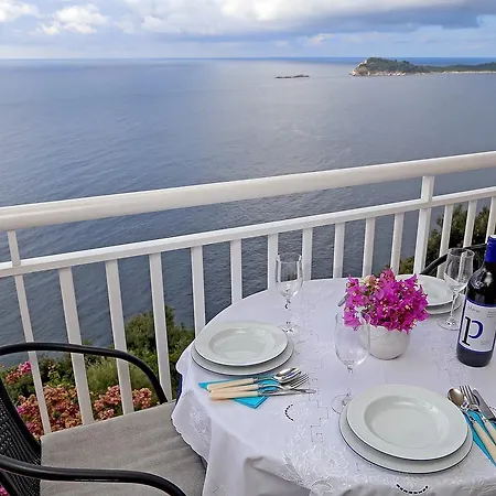 Apartman Bugenvila *