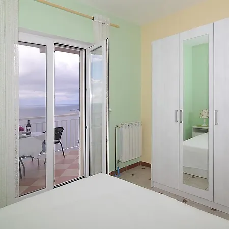 Apartament Bugenvila